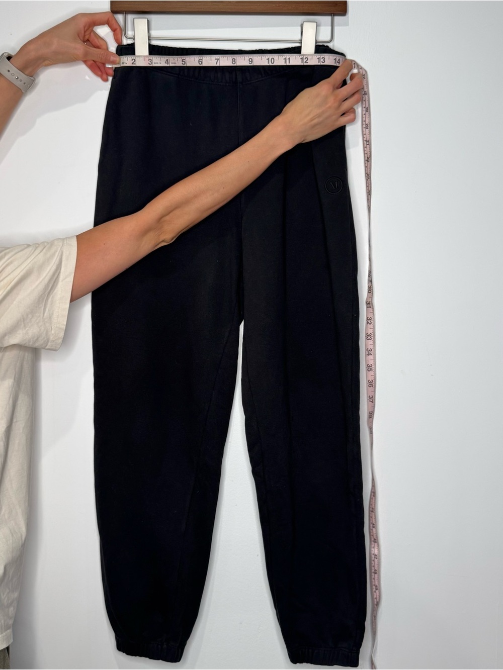 VUORI Women’s Black Sweatpant Joggers - Picture 13 of 16
